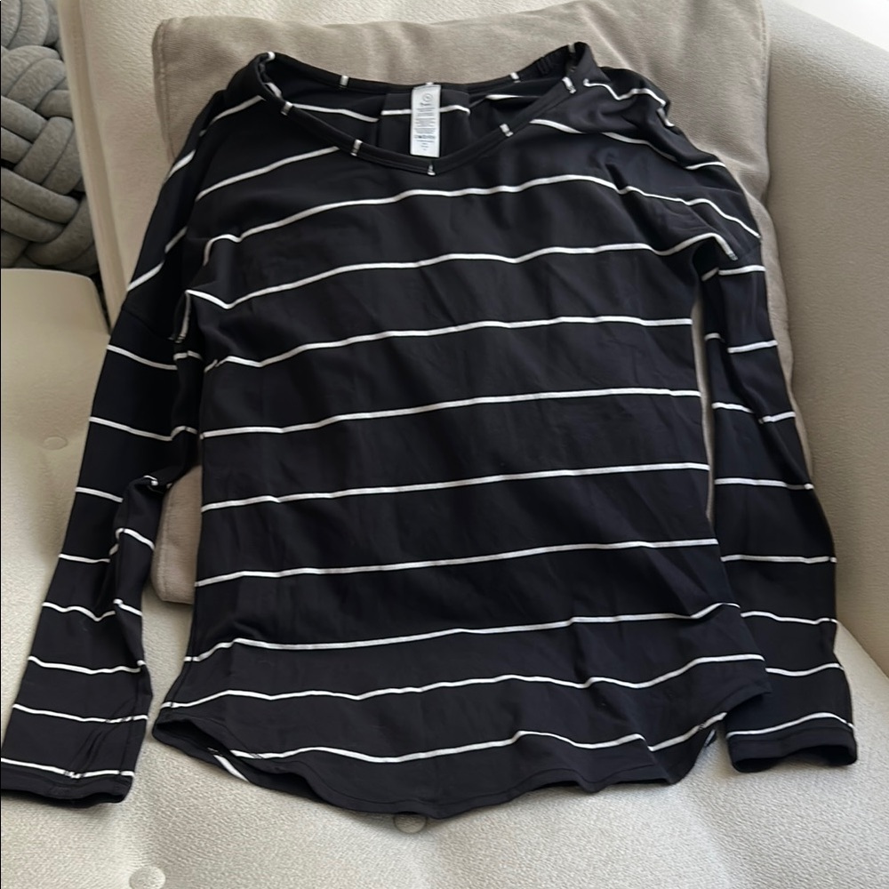 Ivivva black white striped shirt size 14 girls